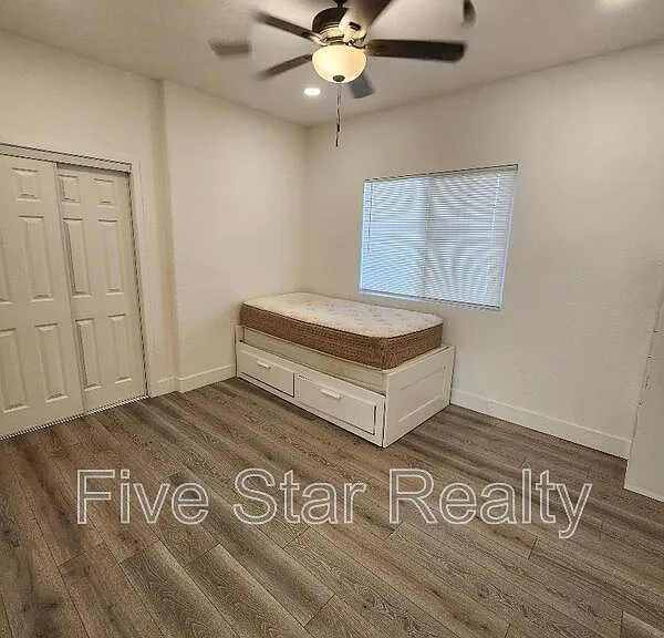 9539 Poplar Way — Photo 9