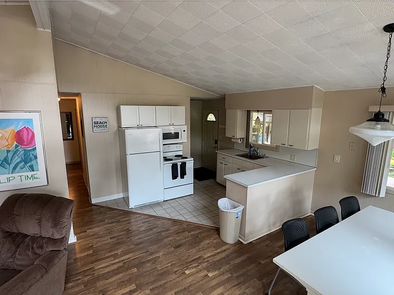 2500 Lakefront Dr — Photo 18