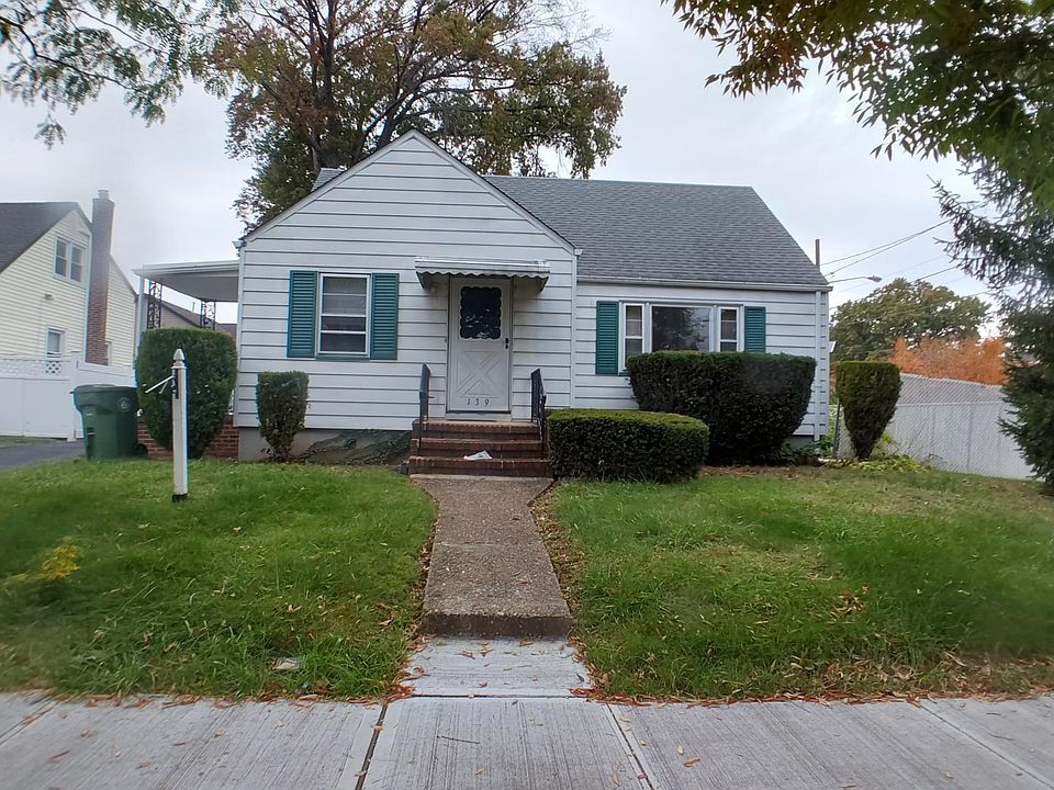 1st image of 139 E Gibbons St
