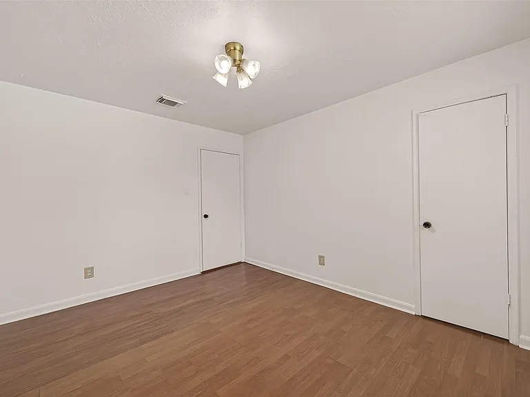 9422 Kristin Dr — Photo 34