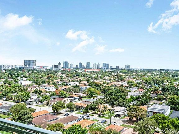 3rd image of 3500 Coral Way APT 1211