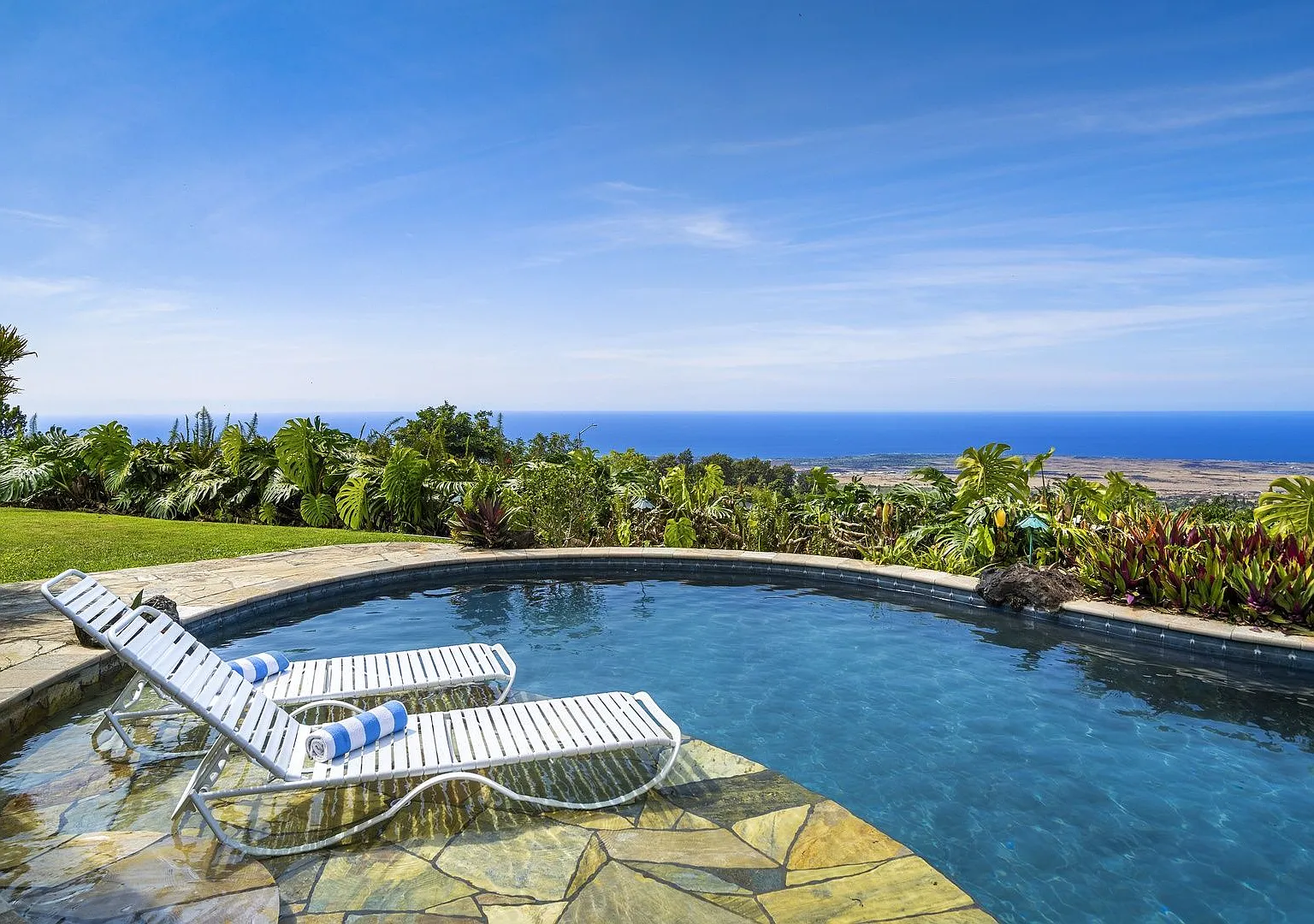 Luxurious Oceanview Getaway w/Private Pool & Spa and Serene Lanai - Piko Nani — Photo 1