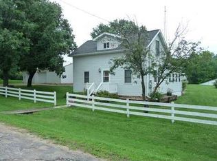 3187 Pleasant St, Viola, IA 52350