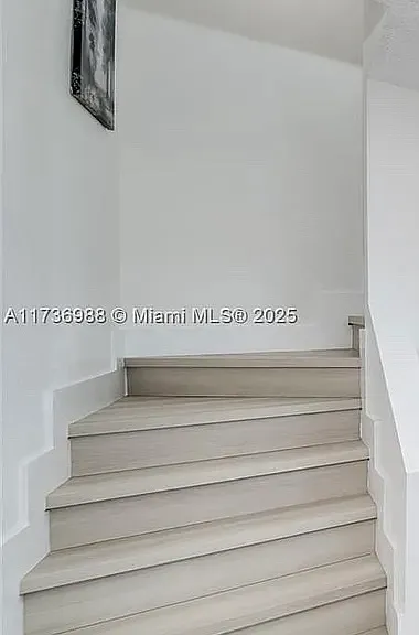 19405 NW 47th Ave — Photo 4