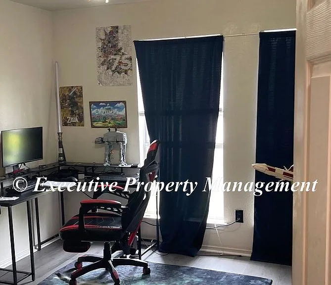 208 Mesquite Cir — Photo 8