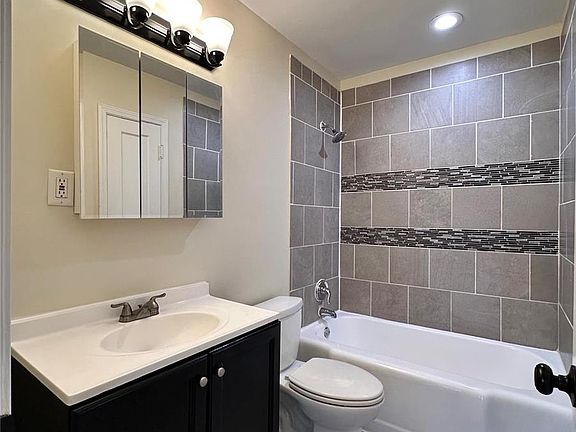 5th image of 8018 Aline Ave