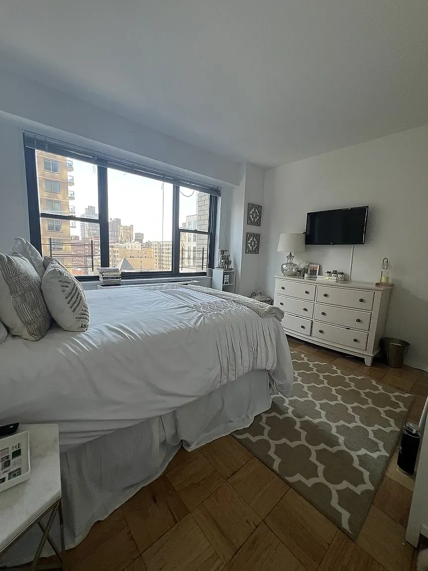 345 East 80th Street — Photo 2