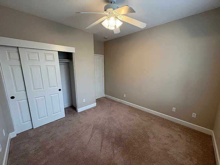 3116 W Buena Vista Ave — Photo 44