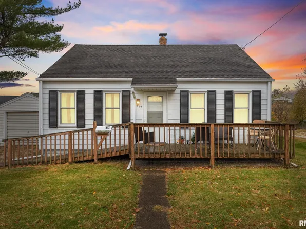317 Court Dr, Washington, IL 61571