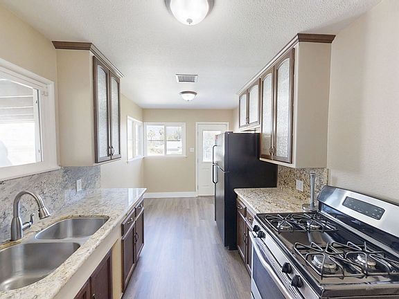 4th image of 12194 Gladys Ln