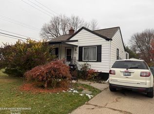 29081 Senator St, Roseville, MI 48066