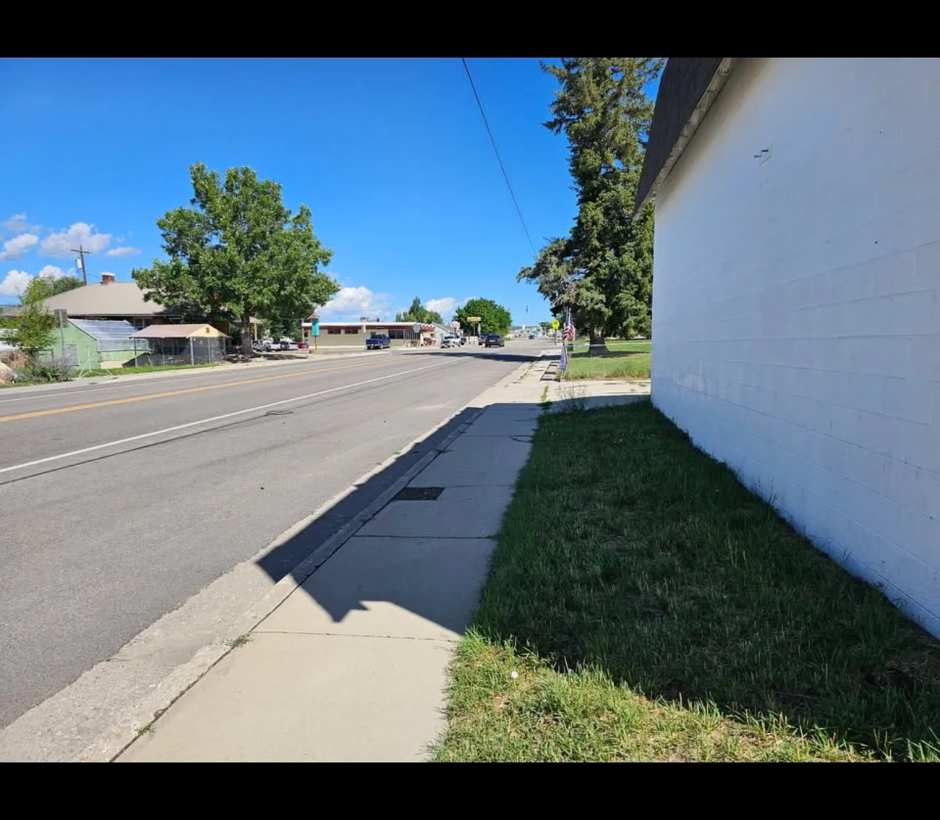 N State St, Fairview — Photo 3