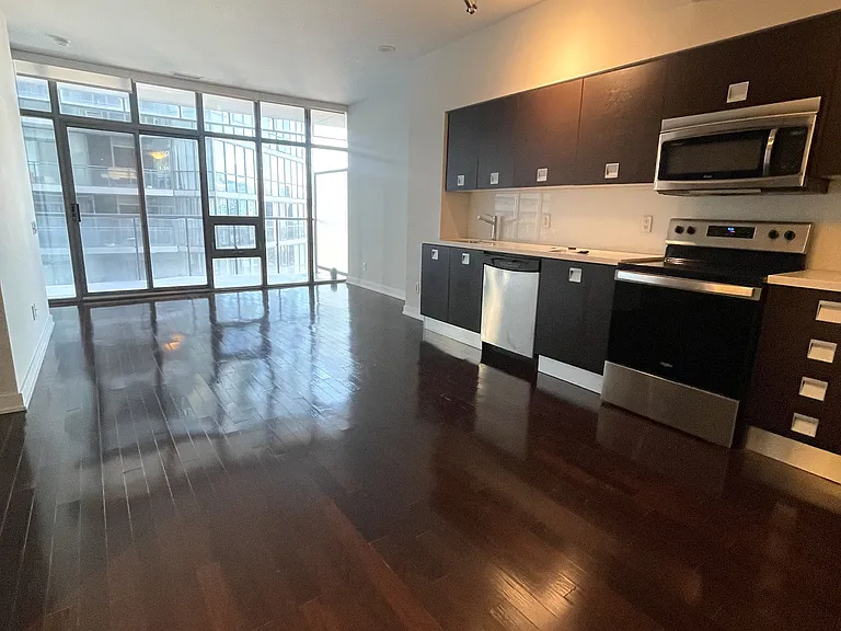 33 Charles St E #2101 — Photo 1