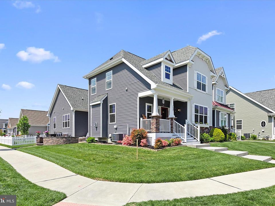 1st image of 227 Lantern Ln