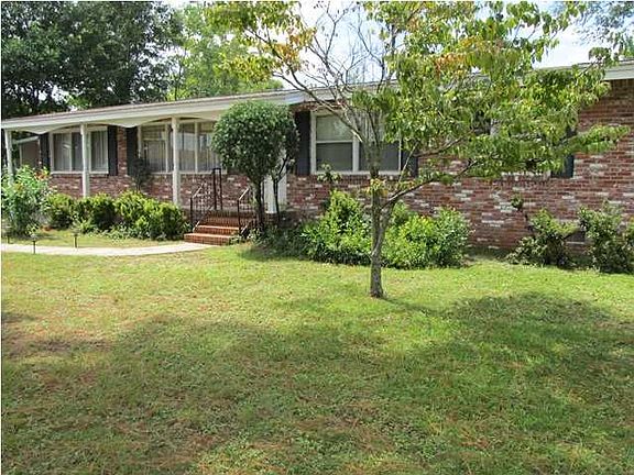 3rd image of 3710 Summer Dr