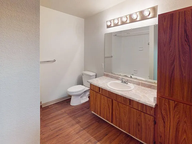 1 Bed 1 Bath - Bath