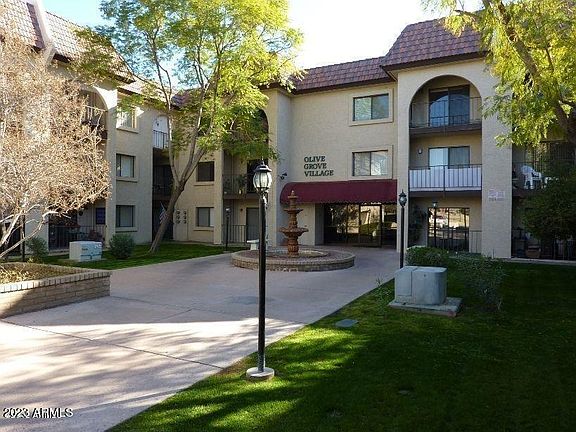 3rd image of 3033 E DEVONSHIRE Avenue #2031