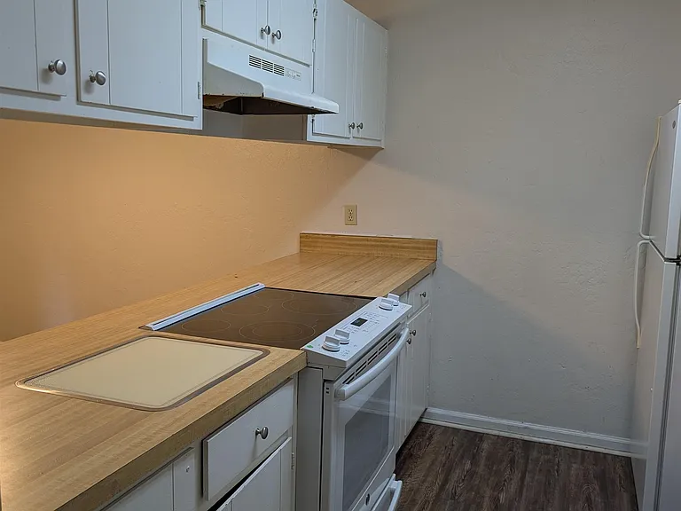 671 Holyoke Ct #A — Photo 5