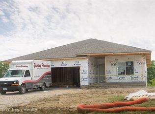 1688 Lakeview Dr, Pleasant Hill, IA 50327