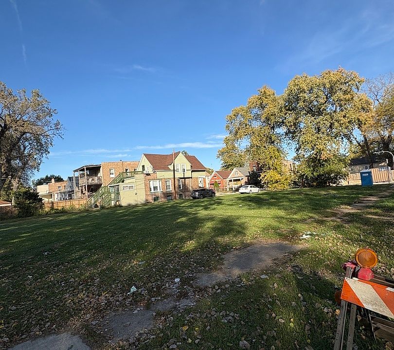 2nd image of 1050 W 57th St