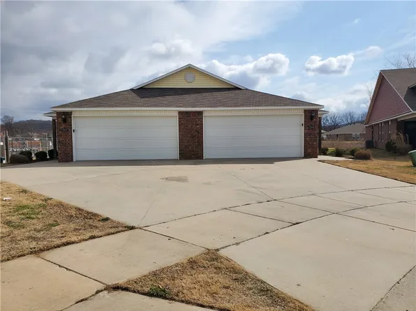 262 & 264 E Anabranch Ct, Farmington, AR 72730