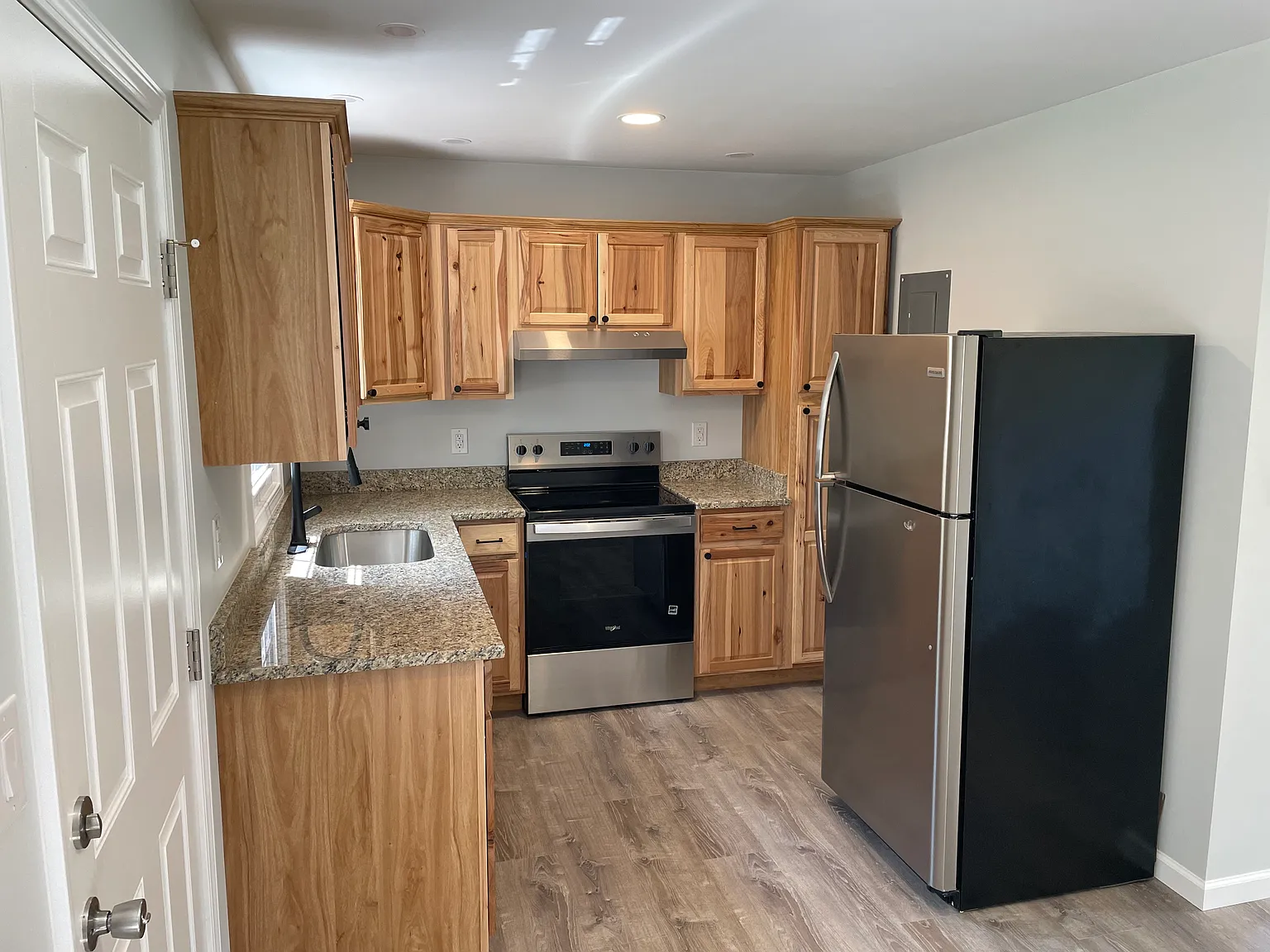 2 bed, 950 sqft, $1,700 — Photo 4