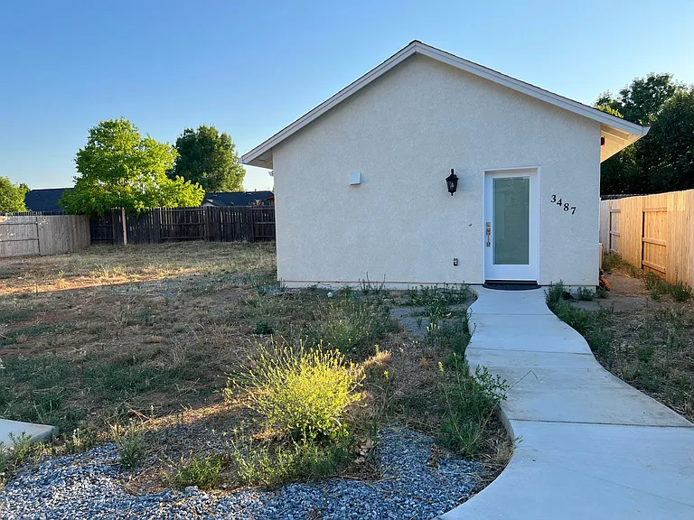 3487 Sacramento Dr — Photo 5