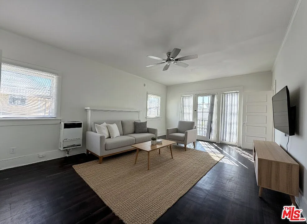 2 bed, 2.0 bath, 900 sqft, $2,150 — Photo 1
