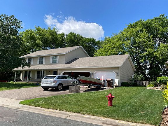 2nd image of 744 S Park Dr