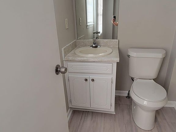 4th image of 663 Browning Ln SE
