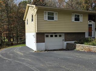19 Firemans Ln, Browndale, PA 18421