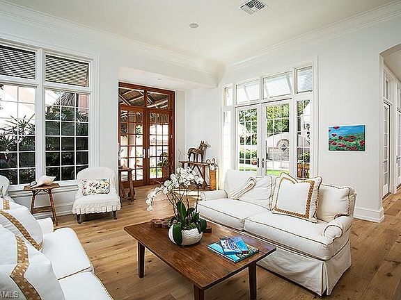 3rd image of 325 Little Harbour Ln