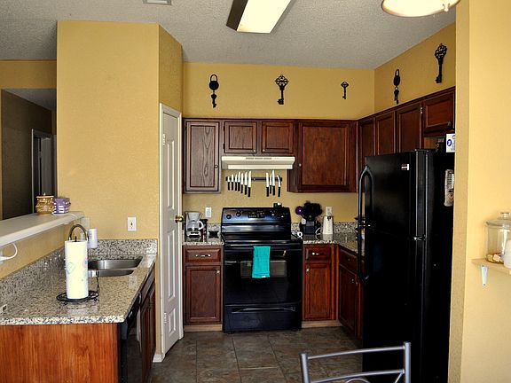4th image of 5108 Glennwood Dr