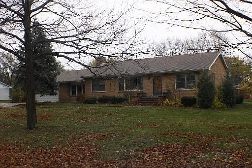 2nd image of 2516 Golfview Dr