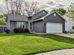 895 4th St, Waukee, IA 50263