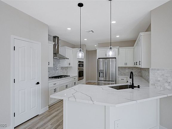 3rd image of 2116 Cumberland Hill Dr
