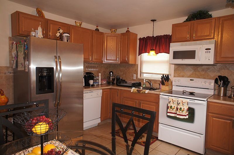 1st image of 46 E Lincoln Ave