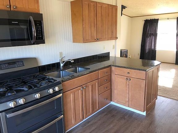 5th image of 805 Crawford Ln