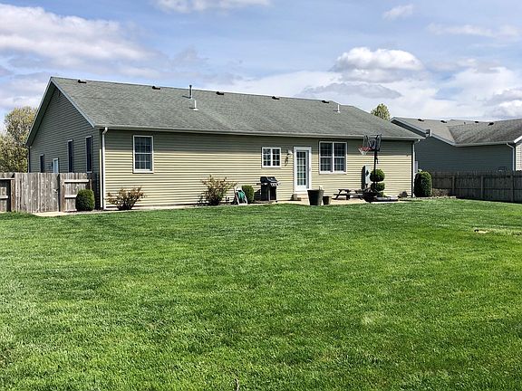 3rd image of 9995 N Country Dr