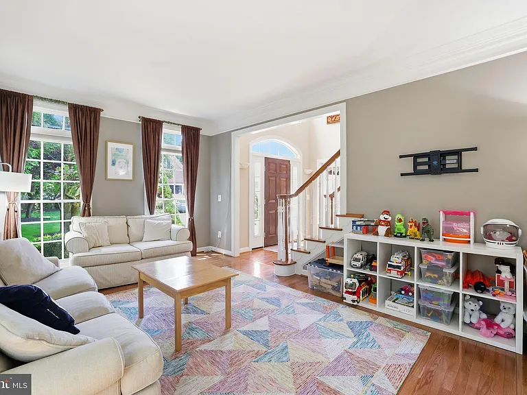 5767 Bush Hill Dr — Photo 8