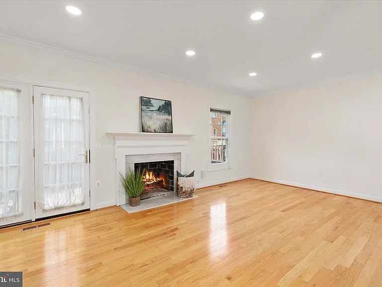 4734 Minor Cir — Photo 5