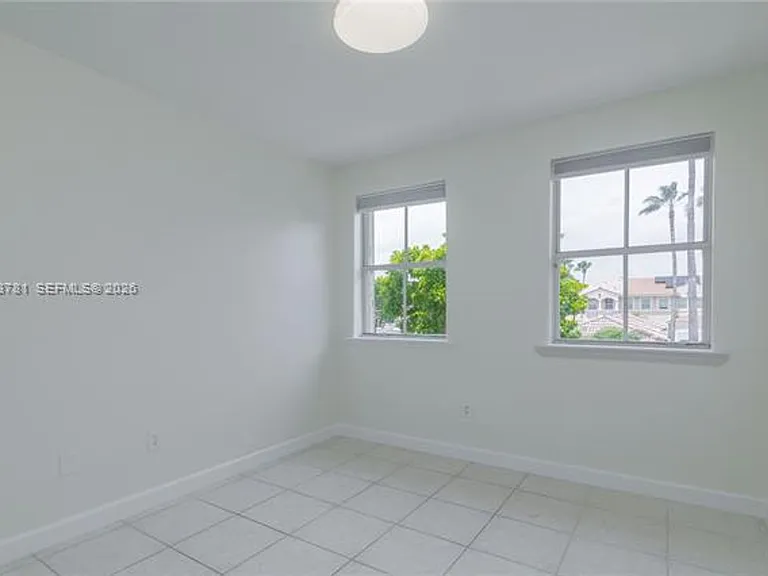 3126 NW 101st Ct #Townhouse 3126 — Photo 31