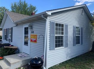 512 SW 10th St, Blue Springs, MO 64015