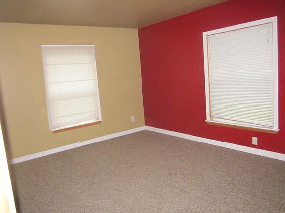 5th image of 804 10th St NE