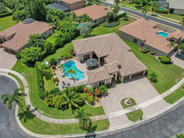 2933 E Fontana Ct, Royal Palm Beach, FL 33411