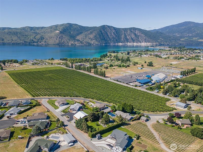 5th image of 500 Wapato Lake Road