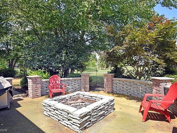 5th image of 1095 Willow Way