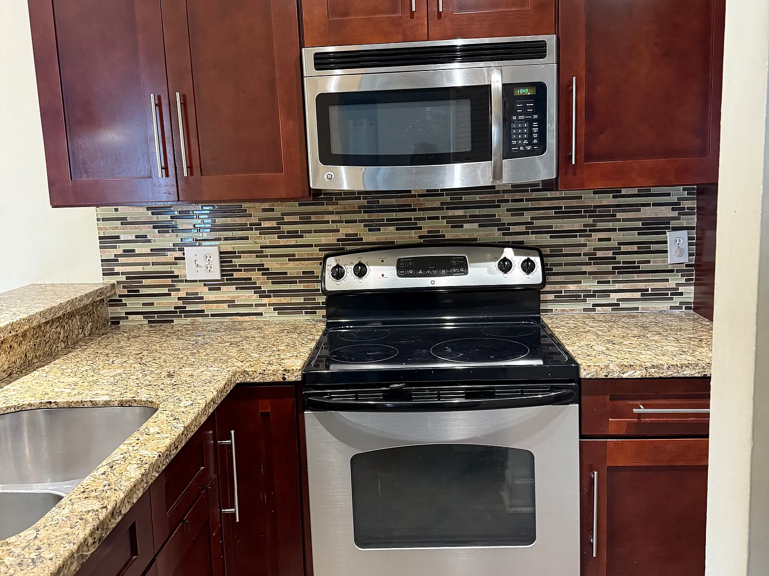 3402 Gardens East Dr — Photo 4