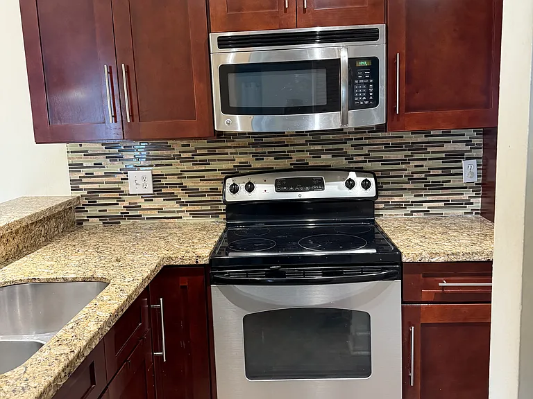 3402 Gardens East Dr #9A — Photo 4