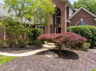 7693 Watford Dr, West Bloomfield, MI 48322